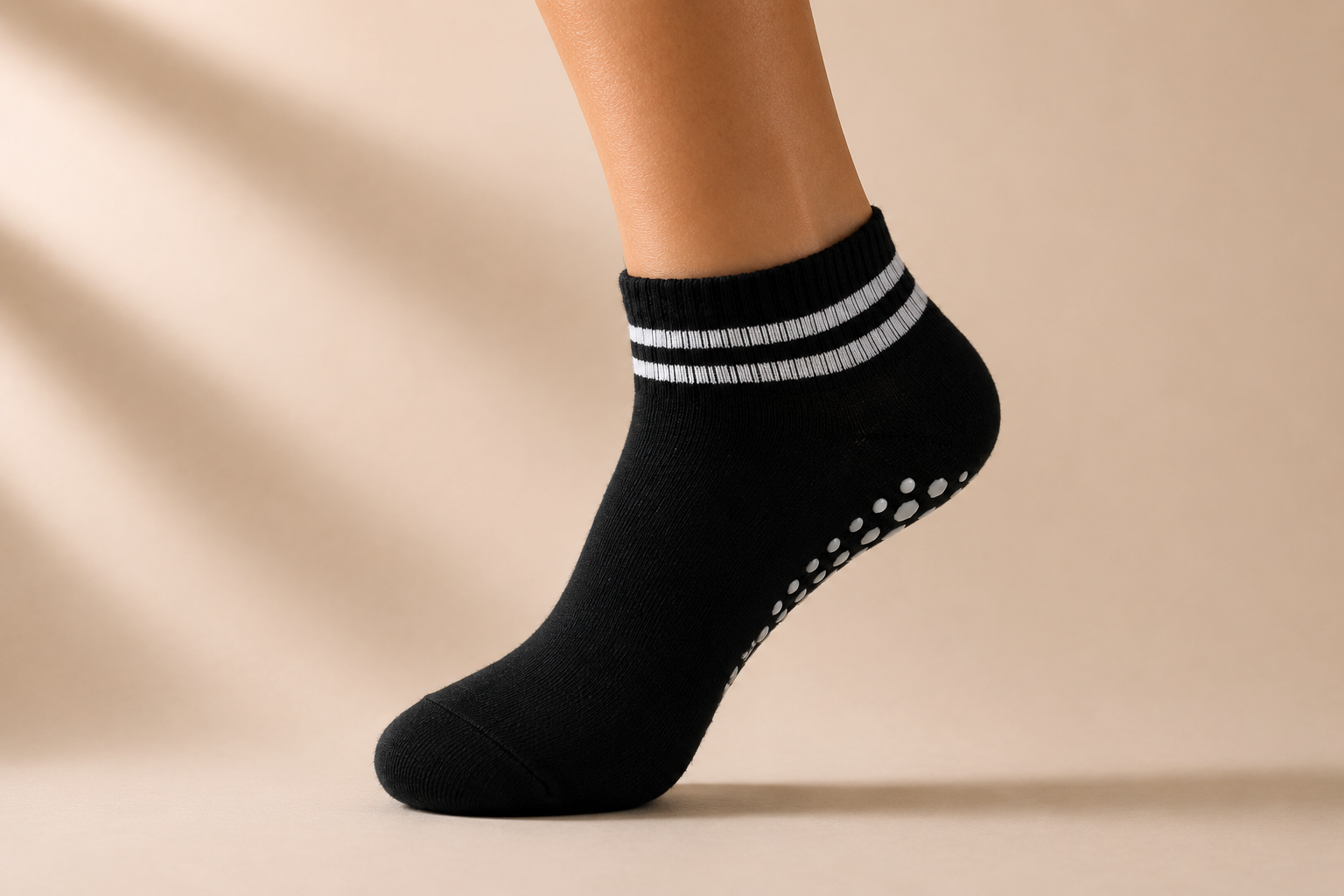 Chaussettes Antidérapantes Yoga & Pilates — Grip Maximum pour Chaque Mouvement